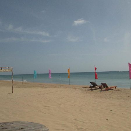 Uppuveli Beach House Trincomalee Exterior photo