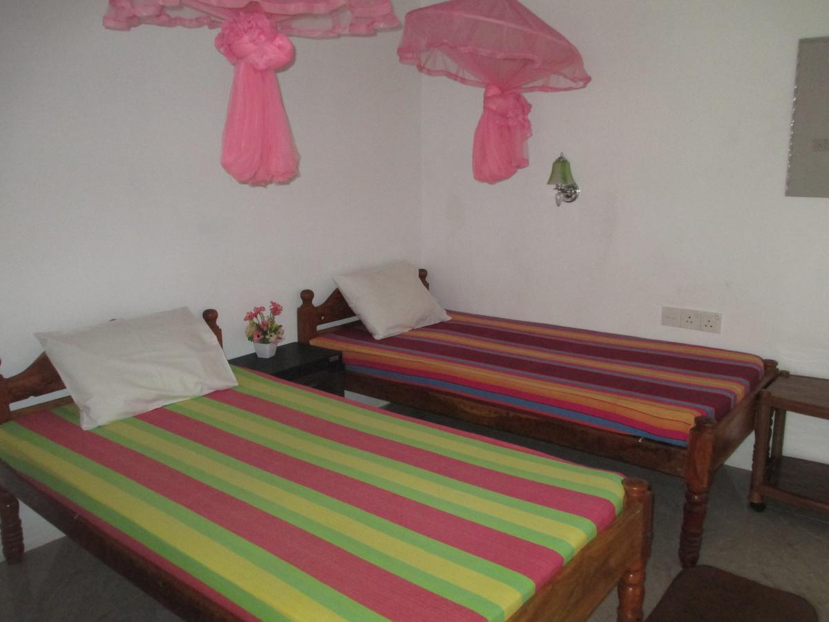 Uppuveli Beach House Trincomalee Exterior photo