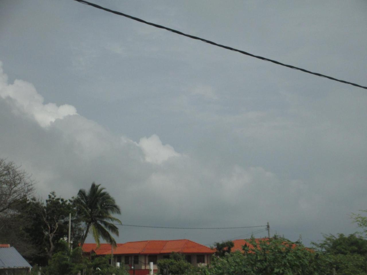Uppuveli Beach House Trincomalee Exterior photo