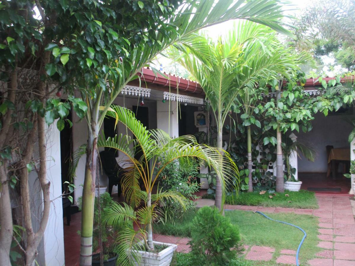 Uppuveli Beach House Trincomalee Exterior photo