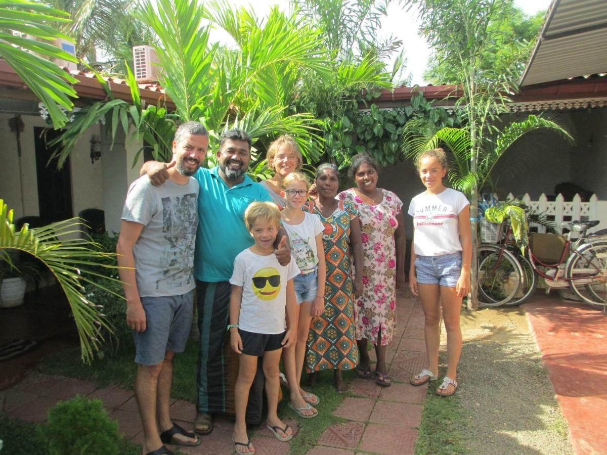 Uppuveli Beach House Trincomalee Exterior photo